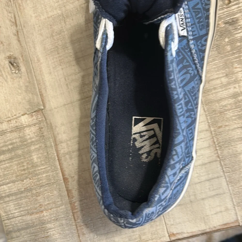 VANS MENS OFF THE WALL, BLUE, SIZE 7.5b, SLIP ON SNEAKERS